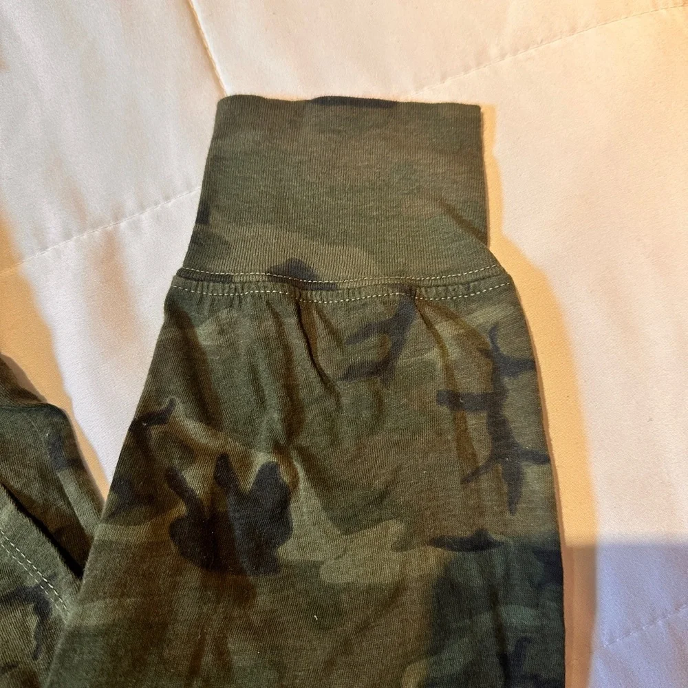n: philanthropy Women's Camouflage Jumpsuit - Picture 6 of 6